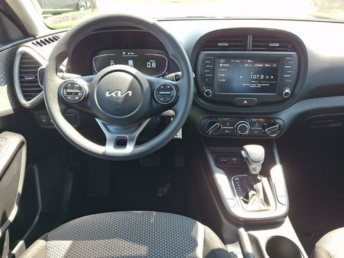 Certified 2025 Kia Soul LX w/ LX Technology Package FWD image 11
