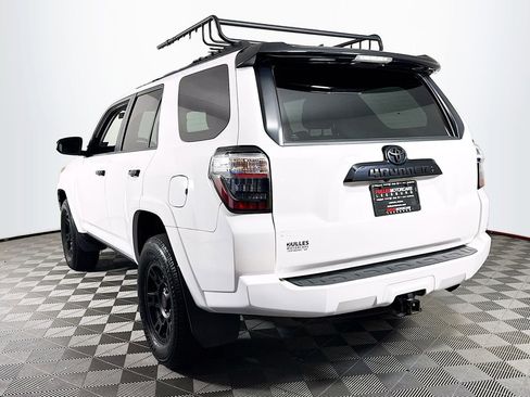 Used 2021 Toyota 4Runner Venture w/ Moonroof Package AWD/4WD image 5