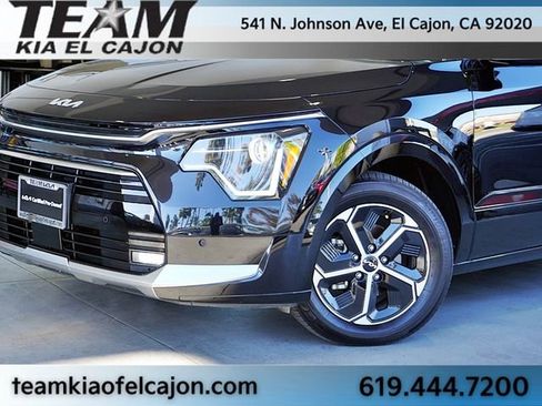 Certified 2023 Kia Niro SX image 3