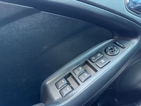 Used 2017 Kia Forte SX FWD image 16