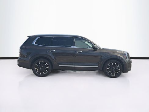 Used 2023 Kia Telluride SX image 2