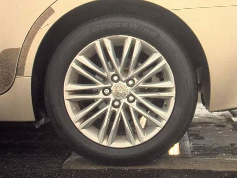 Used 2013 Lexus ES 350 w/ Luxury Pkg FWD image 7