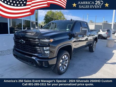 Used 2024 Chevrolet Silverado 2500 Custom w/ Custom Convenience Package AWD/4WD image 2