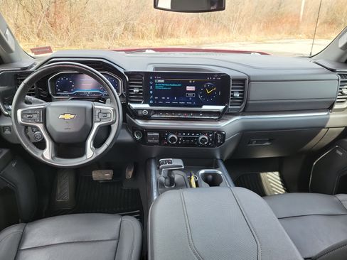 Used 2023 Chevrolet Silverado 1500 LTZ w/ LTZ Premium Package AWD/4WD image 18