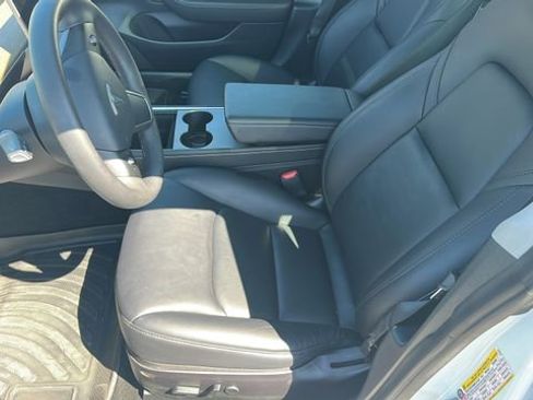 Used 2021 Tesla Model 3 Standard Range Plus RWD image 9