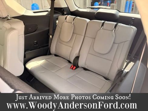 Used 2025 Ford Explorer Active w/ Active Comfort Package AWD/4WD image 8