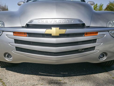 Used 2005 Chevrolet SSR image 59