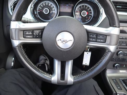 Used 2013 Ford Mustang Premium image 43