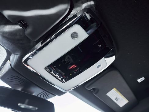 Used 2022 Rolls-Royce Cullinan Black Badge image 82