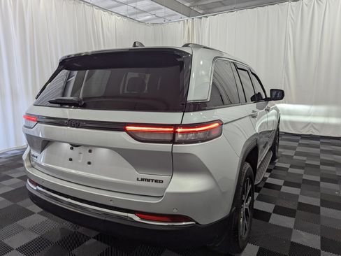 Used 2025 Jeep Grand Cherokee Limited w/ Trailer Tow Package AWD/4WD image 9