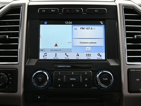 Used 2017 Ford F250 Lariat w/ Lariat Ultimate Package AWD/4WD image 29