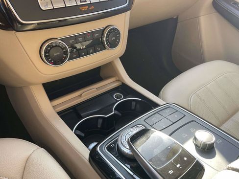 Used 2017 Mercedes-Benz GLS 450 4MATIC image 30