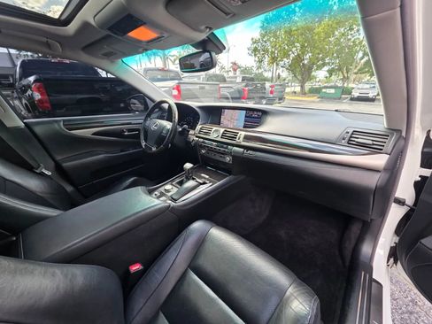 Used 2014 Lexus LS 460 w/ Comfort Package RWD image 14