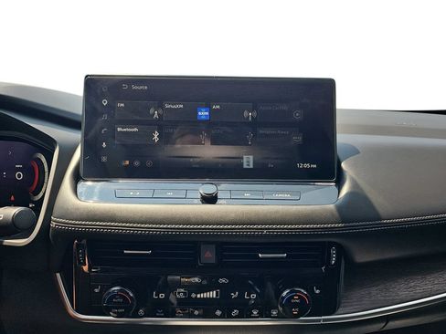 Used 2024 Nissan Rogue Platinum w/ Platinum Premium Package FWD image 21