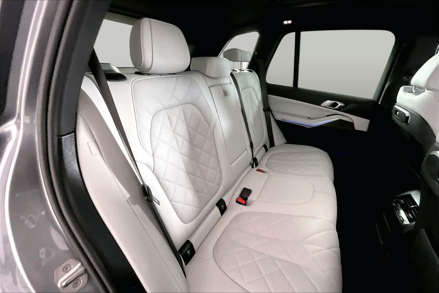 Used 2024 BMW X5 xDrive40i w/ M Sport Package AWD/4WD image 19