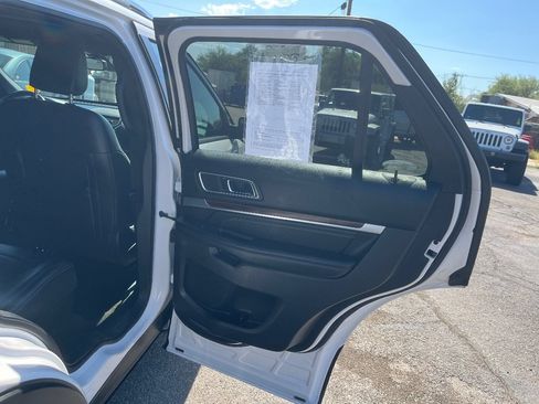 Used 2018 Ford Explorer Limited w/ Equipment Group 301A AWD/4WD image 38