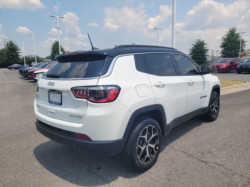 Used 2025 Jeep Compass Limited AWD/4WD image 3