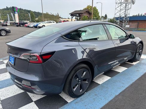 Used 2023 Tesla Model 3 Standard Range RWD image 4
