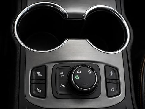 Used 2024 GMC Terrain AT4 AWD/4WD image 21