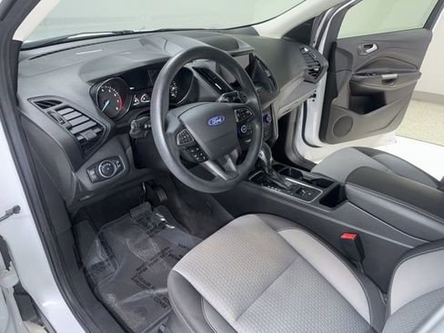 Used 2019 Ford Escape SE image 12