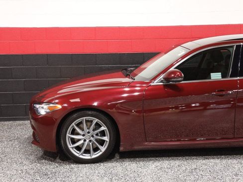 Used 2017 Alfa Romeo Giulia w/ Cold Weather Package RWD image 22