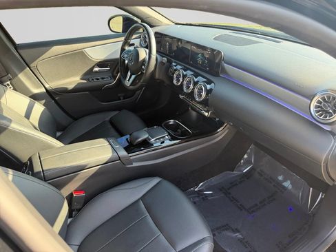 Used 2022 Mercedes-Benz A 220 4MATIC image 32