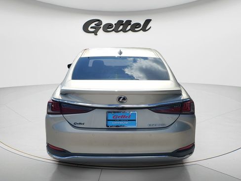 Used 2024 Lexus ES 300h Ultra Luxury w/ Accessory Package (Z2) FWD image 6