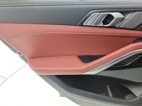 Used 2025 BMW X6 xDrive40i w/ Executive Package image 31