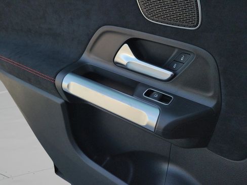 New 2025 Mercedes-Benz GLB 35 AMG 4MATIC image 27