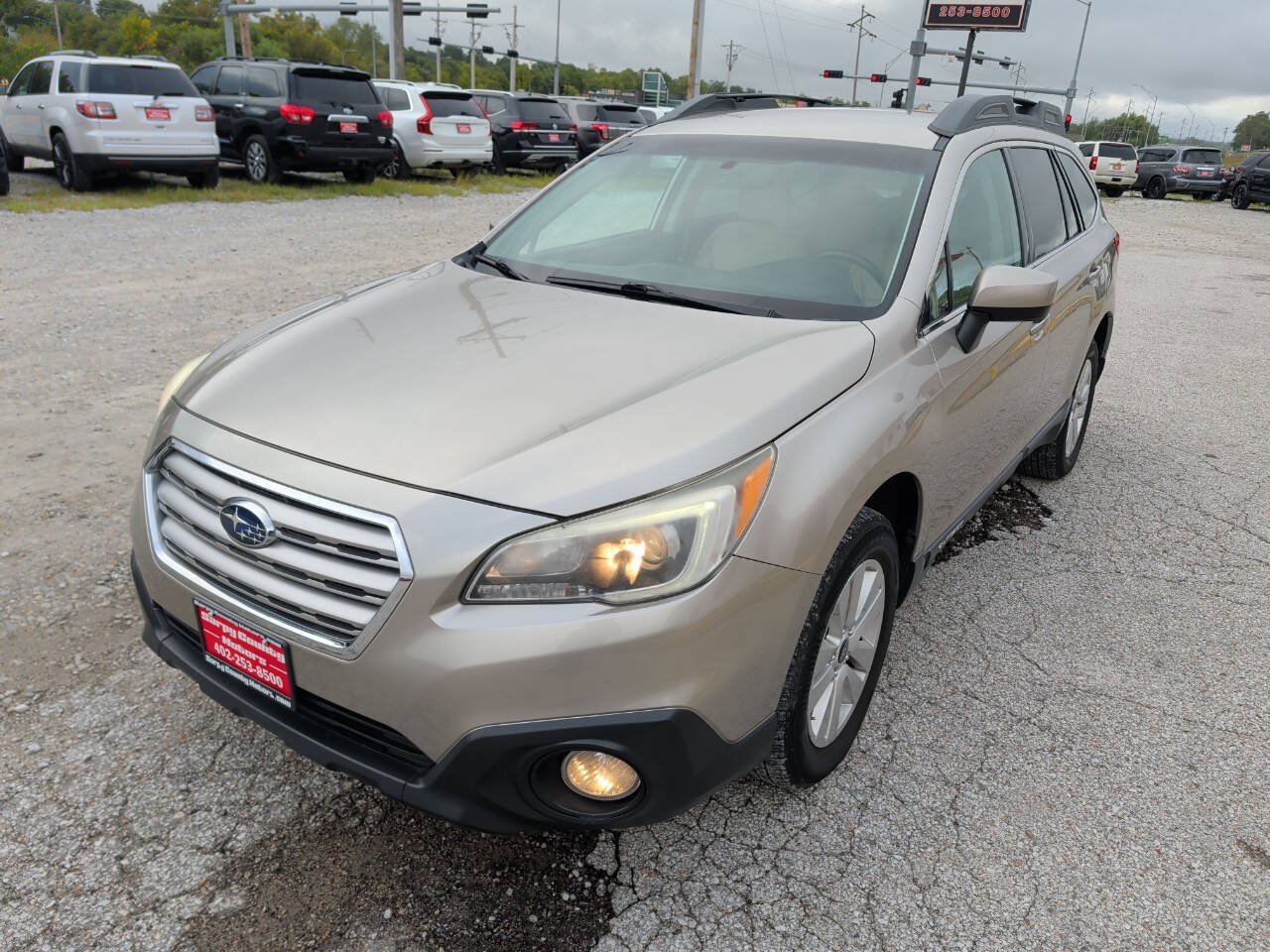 Used 2017 Subaru Outback 2.5i Premium AWD/4WD image 7