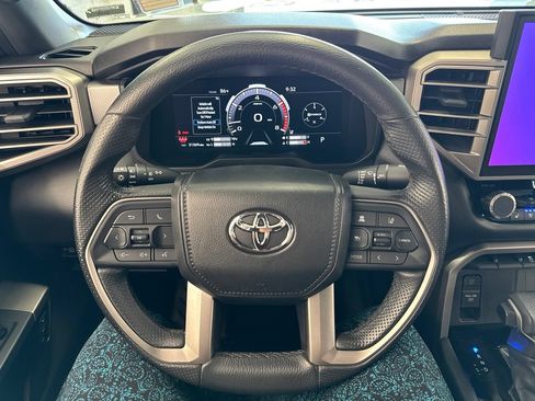Used 2025 Toyota Tundra Limited AWD/4WD image 18