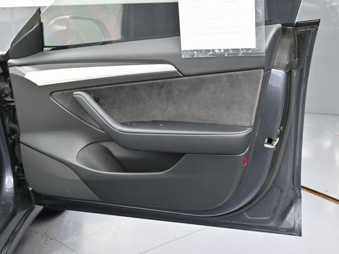 Used 2023 Tesla Model 3 Performance image 40