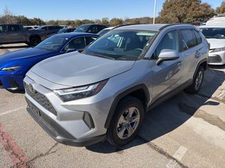 Used 2025 Toyota RAV4 XLE video 1