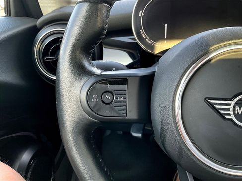 Used 2024 MINI Cooper SE FWD image 9