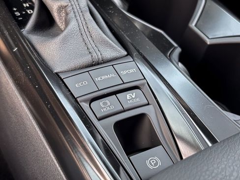 New 2025 Toyota Camry SE image 16