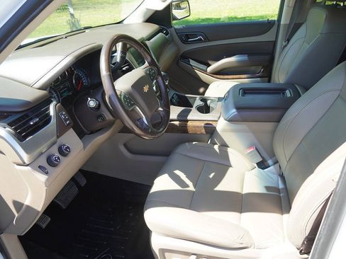 Used 2019 Chevrolet Suburban LT AWD/4WD image 12