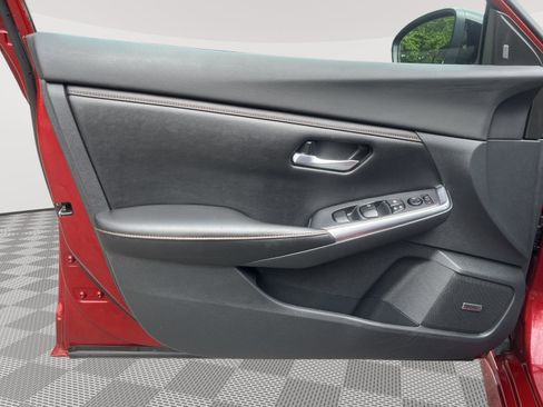 Used 2021 Nissan Sentra SR w/ SR Premium Package FWD image 18