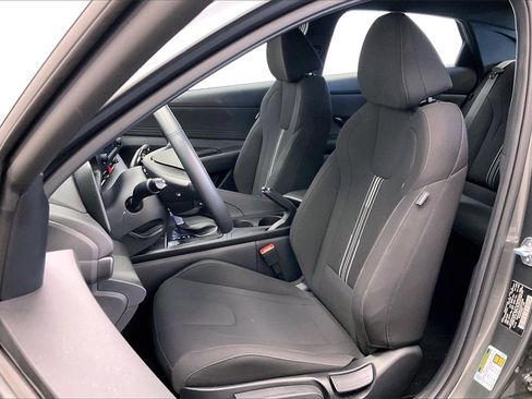 Used 2025 Hyundai Elantra Sport image 14