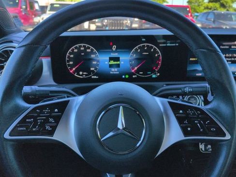 Used 2025 Mercedes-Benz CLA 250 4MATIC image 32