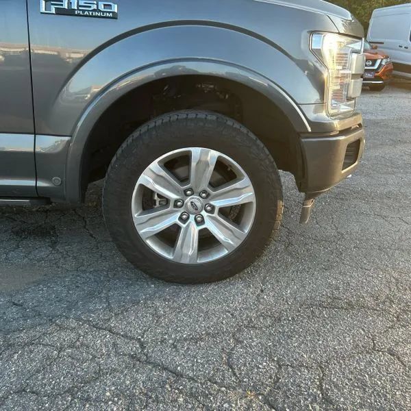 Used 2019 Ford F150 Platinum w/ Equipment Group 701A Luxury AWD/4WD image 17
