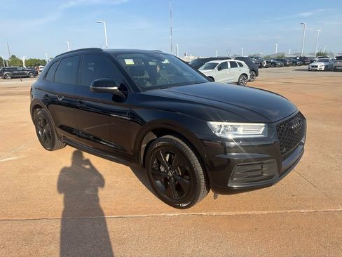 Used 2020 Audi Q5 2.0T Premium w/ Titanium Sport Package AWD/4WD image 4