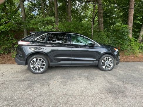 Used 2015 Ford Edge Titanium w/ Technology Package FWD image 19