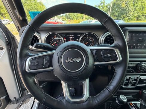 Used 2018 Jeep Wrangler Unlimited Sahara w/ LED Lighting Group AWD/4WD image 16