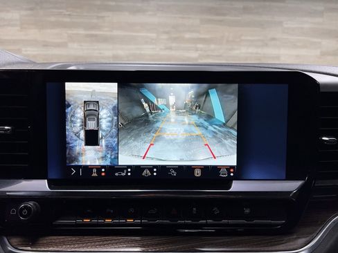 Used 2024 Chevrolet Silverado 1500 LT Trail Boss w/ LT Trail Boss Premium Package image 6