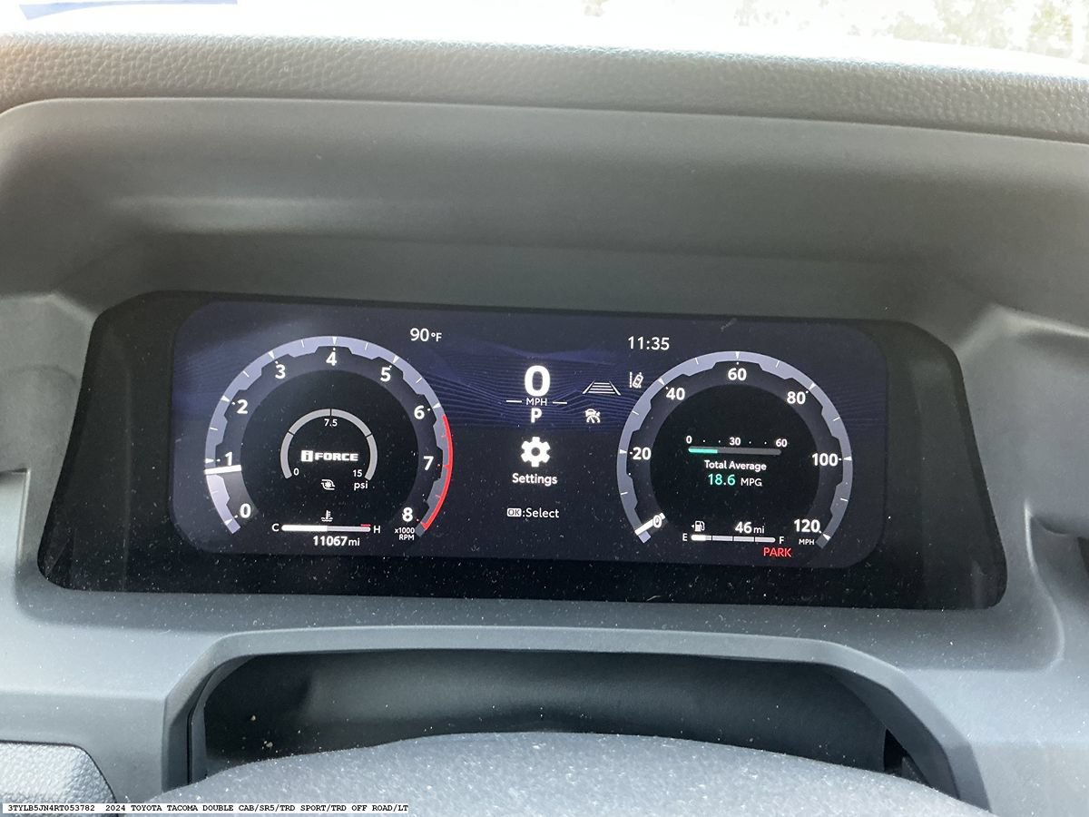 Used 2024 Toyota Tacoma Limited w/ Limited Package (LT) AWD/4WD image 11