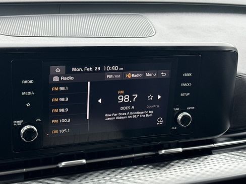 Used 2022 Kia Carnival LX image 18