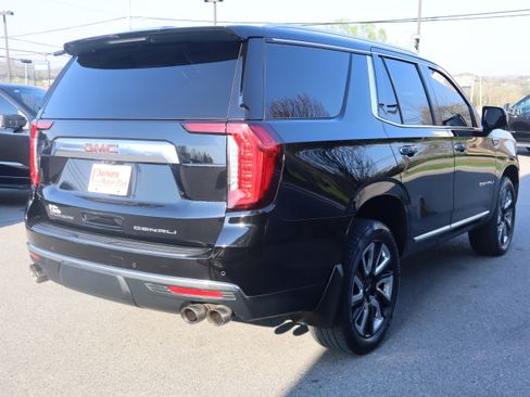 Used 2021 GMC Yukon Denali w/ Denali Premium Package AWD/4WD image 7