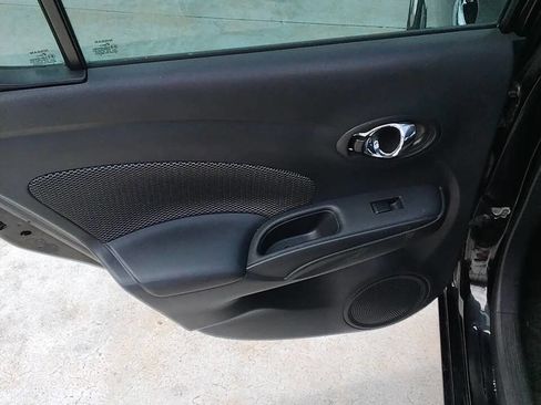 Used 2017 Nissan Versa SV image 9