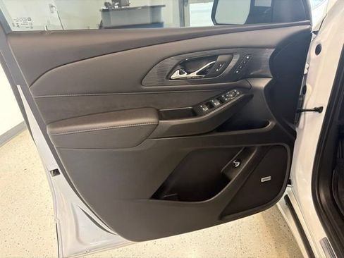 Used 2023 Chevrolet Traverse High Country AWD/4WD image 48