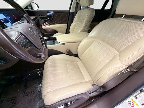 Used 2018 Lexus LS 500 w/ Luxury Package RWD image 11